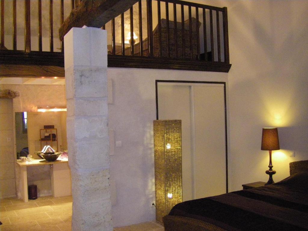 Chambre D'Hotes Clos Des Pierres Blanches Brie-sous-Archiac Rum bild