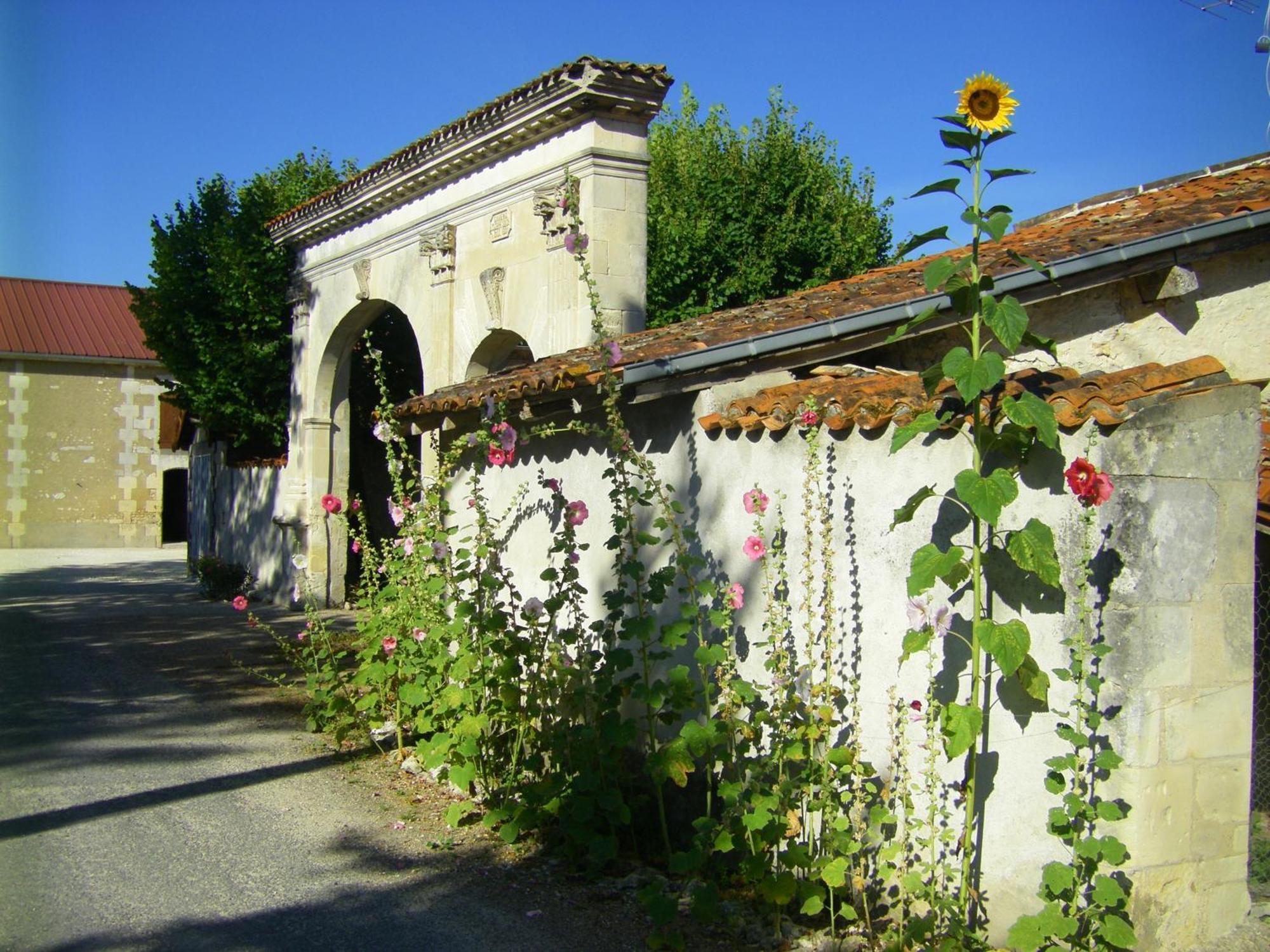 Chambre D'Hotes Clos Des Pierres Blanches Brie-sous-Archiac Exteriör bild