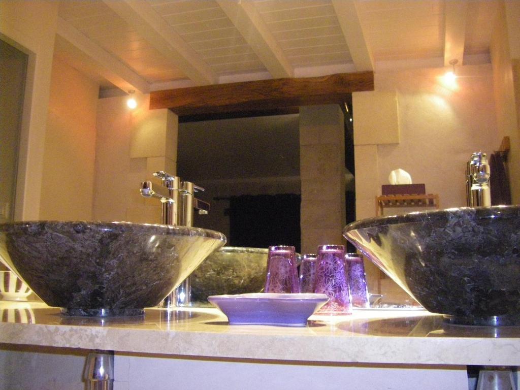 Chambre D'Hotes Clos Des Pierres Blanches Brie-sous-Archiac Rum bild